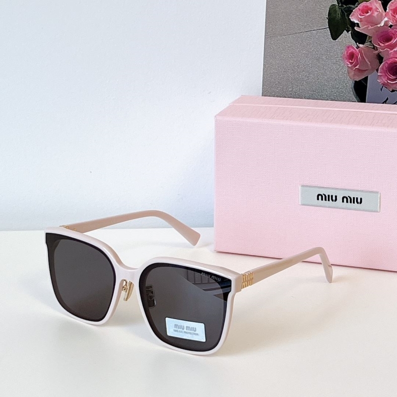 MIU MIU